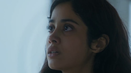 https://www.mobilemasala.com/movies/Ulajh-trailer-Janhvi-Kapoor-fights-nepotism-label-as-a-diplomat-in-this-tense-thriller-Watch-i281354