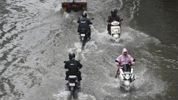 Weather updates: Schools, colleges closed in Kerala; heavy rain warning for Odisha, Kolkata, Mumbai today