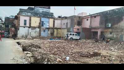 Mahanirvani Akhara campus where reconstruction is going on in Prayagraj. (HT) Mahanirvani Akhara campus where reconstruction is going on in Prayagraj. (HT)