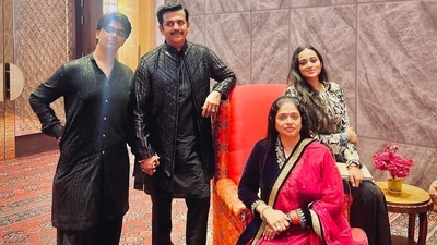 Ravi Kishan with his family.