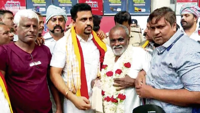 The controversy erupted when Fakirappa, accompanied by his family from Haveri, visited GT Mall to watch a movie. (HT PHOTO)