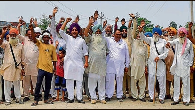 When MC and administration officials reached the carcass plant along with police, they found residents of Rasulpur village already gathered there to protest. (Manish/HT) When MC and administration officials reached the carcass plant along with police, they found residents of Rasulpur village already gathered there to protest. (Manish/HT)