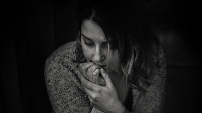 Mindful practices such as yoga and meditation can help us feel calm and relaxed. This can further help us improve the way we perceive criticism.&nbsp; (Pexels)