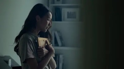 Extreme attachment to odd items: Trauma can make us feel the need to seek a sense of safety and familiarity. This further makes us get attached to odd items. (Unsplash) Extreme attachment to odd items: Trauma can make us feel the need to seek a sense of safety and familiarity. This further makes us get attached to odd items. (Unsplash)