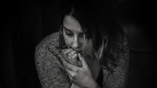 Mindful practices such as yoga and meditation can help us feel calm and relaxed. This can further help us improve the way we perceive criticism. (Pexels)