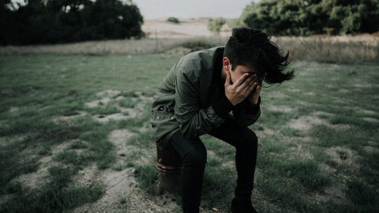 But with mindful techniques, we can heal from the way we accept criticism. We should put our hand on the chest and try to soothe the nervous system and make it feel safe. (Unsplash)