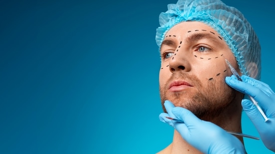 Plastic surgery myths and facts: What you need to know about cosmetic surgery (Image by Freepik)