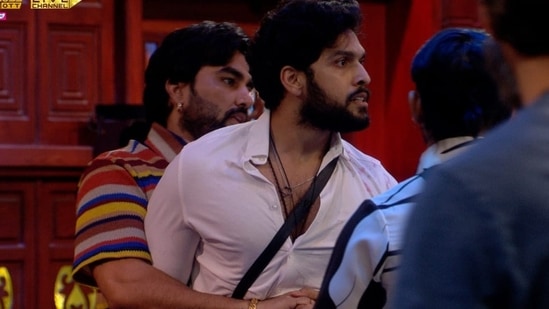 Bigg Boss OTT 3: Sai Ketan Rao throws chair at Lovekesh Kataria, almost hits him in heated argument. Watch