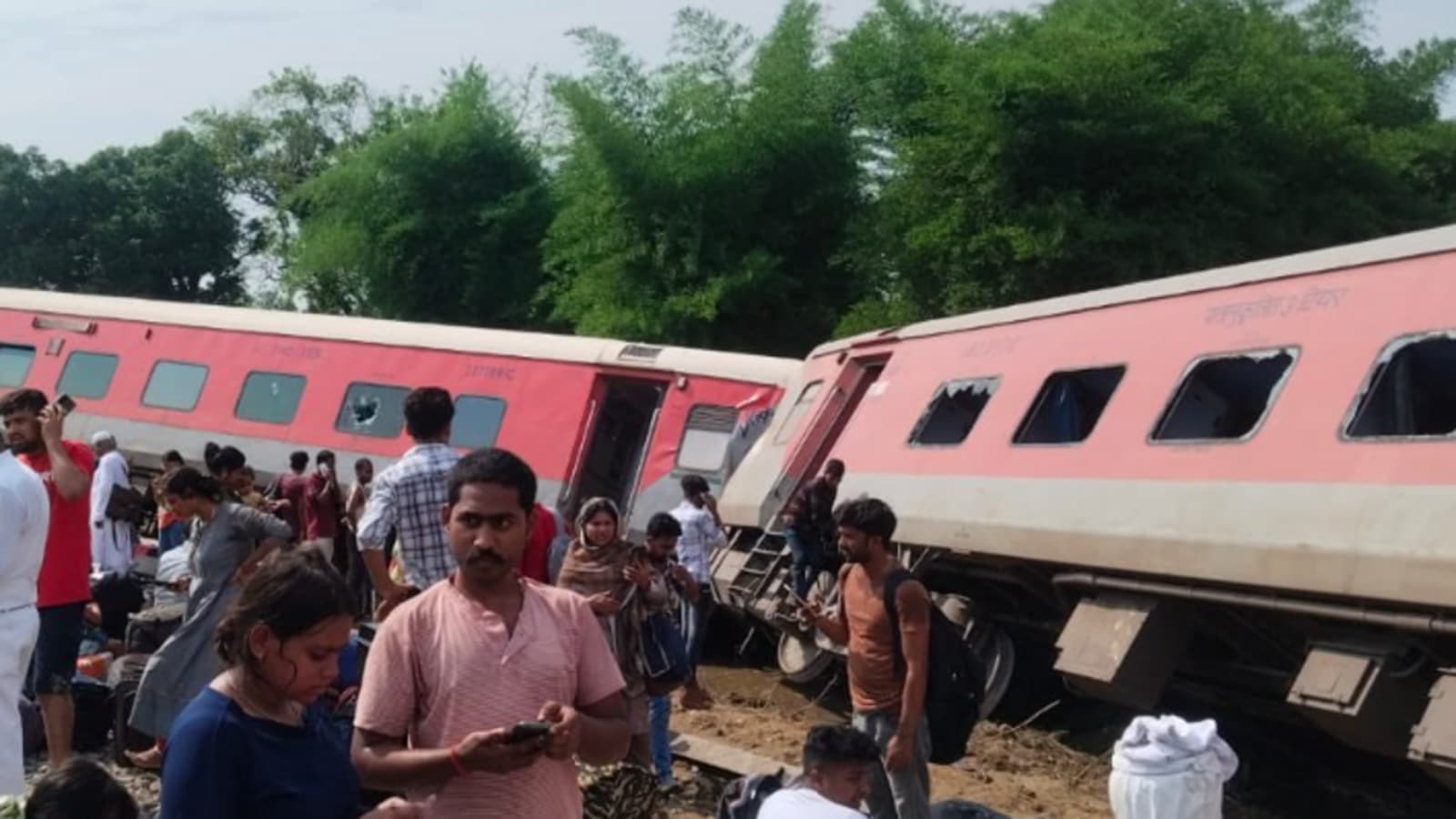 2 killed, 7 injured as Chandigarh-Dibrugarh Express derails in UP’s Gonda