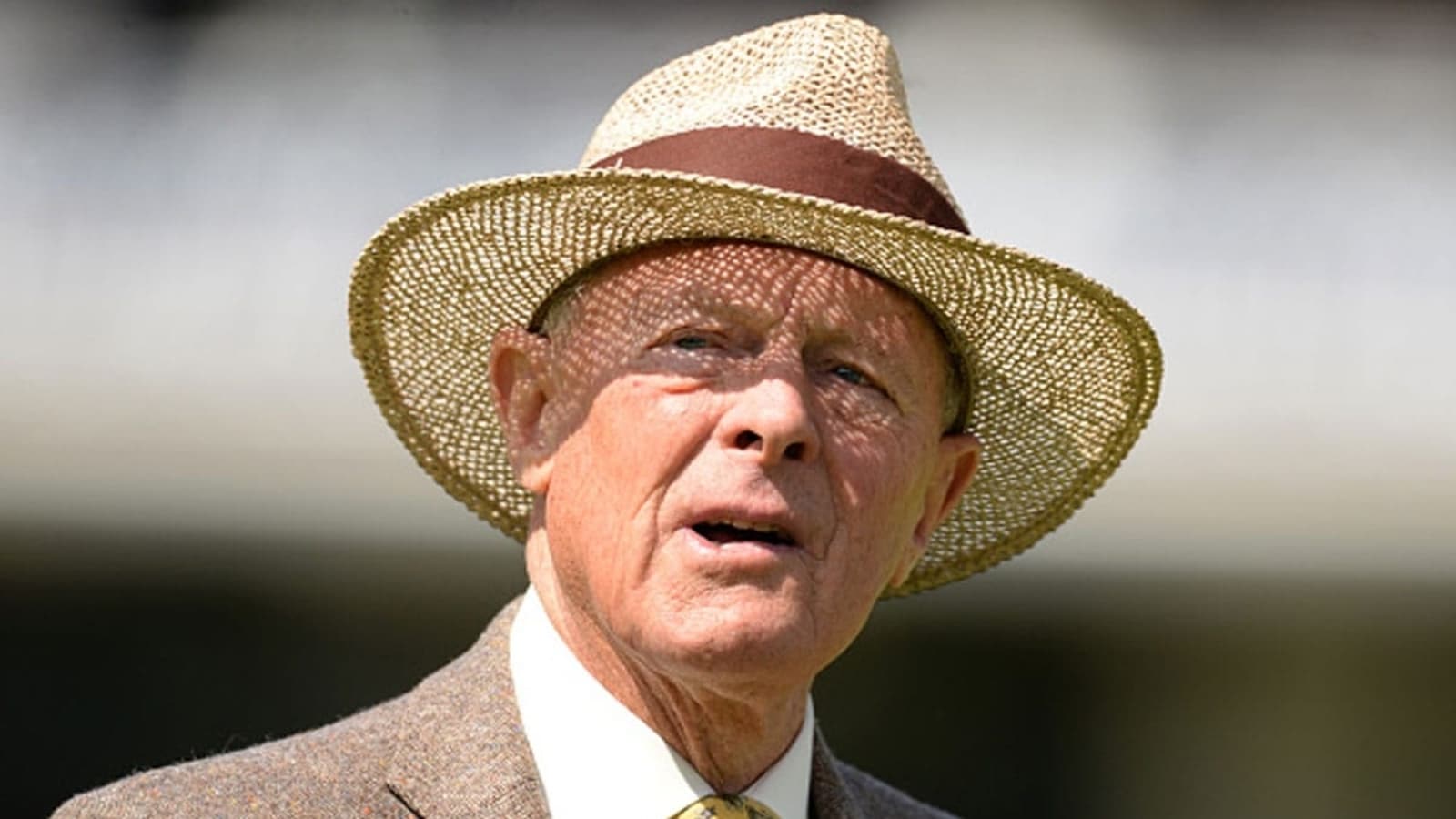 Geoffrey Boycott undergoes successful surgery to remove throat tumour