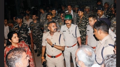Processions spark stone-pelting incidents in Dhanbad, Jharia; over dozens injured Processions spark stone-pelting incidents in Dhanbad, Jharia; over dozens injured
