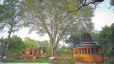 During a spot check in April, HT found that the replica installations as well as light-and-sound systems in the theme park were ready and the park was ready for operationalisation. However, on Thursday evening, HT found that the park was still out-of-bounds and its tin-wall gates were bolted shut. (HT Photo)