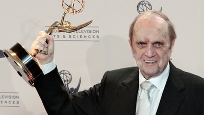 FILE PHOTO: Actor Bob Newhart poses backstage with the Emmy for Outstanding Guest Actor In A Comedy Series for "The Big Bang Theory" at the 65th Primetime Creative Arts Emmy Awards in Los Angeles, California September 15, 2013. REUTERS/Jonathan Alcorn/File Photo (REUTERS)
