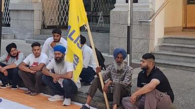Pro-Khalistan elements protesting in front of India’s consulate in Vancouver on Wednesday as they began a 24-hour ‘picketing’ of the mission. (Supplied photo) Pro-Khalistan elements protesting in front of India’s consulate in Vancouver on Wednesday as they began a 24-hour ‘picketing’ of the mission. (Supplied photo)