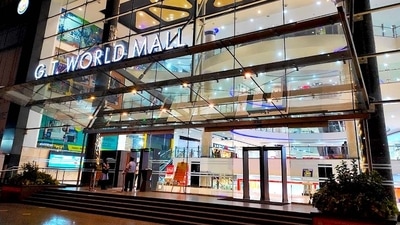 Karnataka govt closes down Bengaluru's GT Mall for 7 days after it denied an entry to dhoti-wearing farmer Karnataka govt closes down Bengaluru's GT Mall for 7 days after it denied an entry to dhoti-wearing farmer