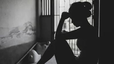 For introverts, loneliness can affect very deeply. While introverts enjoy spending time with themselves or with people they are comfortable with, chronic loneliness can make them feel low. (Unsplash) For introverts, loneliness can affect very deeply. While introverts enjoy spending time with themselves or with people they are comfortable with, chronic loneliness can make them feel low. (Unsplash)