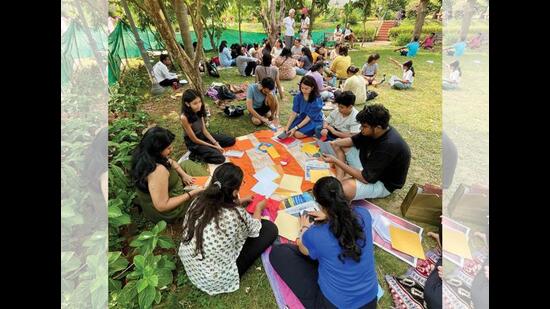 Bandra Reads occasionally invites authors and hosts events such as jam sessions.