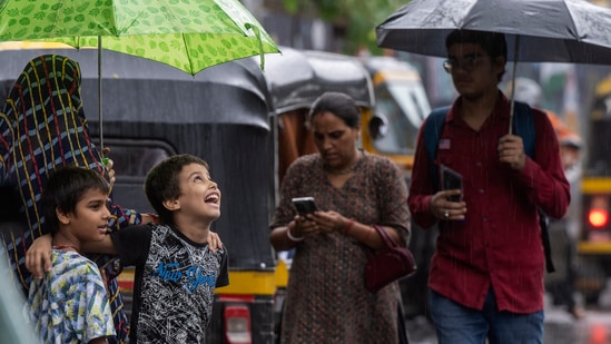 Collaba station in Mumbai has recorded 83 mm of rain till 7:30 am on Thursday since the last 24 hours(Hindustan Times)