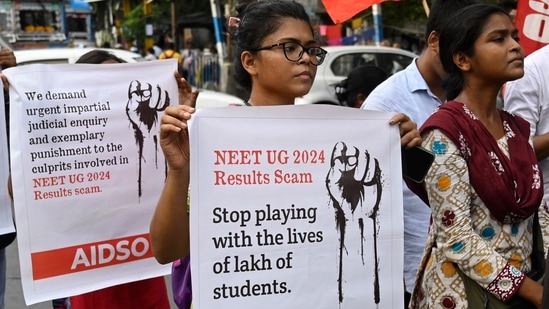 The NEET-UG paper leak case: Four students from AIIMS Patna were taken by a CBI team to be interrogated. (Photo by Samir Jana/ Hindustan Times) (Hindustan Times)(HT_PRINT)