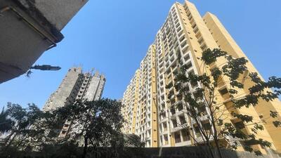 In 2010, around 150 buyers paid 90-95% of the total consideration for their flats, which were to be delivered in 2014. In 2010, around 150 buyers paid 90-95% of the total consideration for their flats, which were to be delivered in 2014.