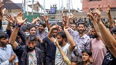 Protesters shout slogans during a protest against the shortage of drinking water at Chanebal Pattan area of Baramulla district of north Kashmir. (PTI) Protesters shout slogans during a protest against the shortage of drinking water at Chanebal Pattan area of Baramulla district of north Kashmir. (PTI)