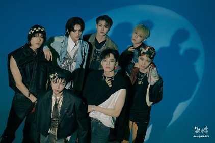 ALL(H)OURS talk about surviving in the competitive yet thriving K-pop industry. ALL(H)OURS talk about surviving in the competitive yet thriving K-pop industry.