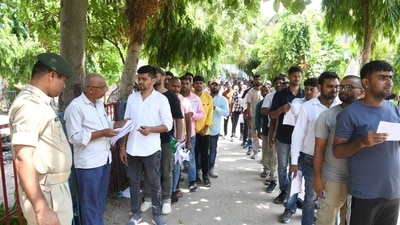 The BPSC TRE 3.0 examination entered Day 2 today. The exam was conducted from 12 PM to 2:30 PM. (Santosh Kumar) The BPSC TRE 3.0 examination entered Day 2 today. The exam was conducted from 12 PM to 2:30 PM. (Santosh Kumar)