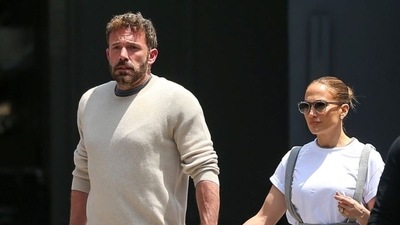 Neither Ben Affleck or Jennifer Lopez commented on their marital status. Neither Ben Affleck or Jennifer Lopez commented on their marital status.