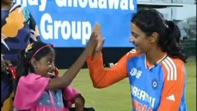 Smriti Mandhana with the young Sri Lankan fan after IND W vs PAK W match (X) Smriti Mandhana with the young Sri Lankan fan after IND W vs PAK W match (X)