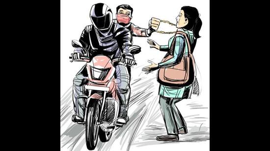 A bike-borne man robbed four women out on a morning walk along with a child of their jewellery at knife point at Jassar village in Dehlon. The robber threatened the women to harm the kid if they resisted. (HT File)