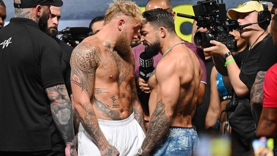 Jake Paul and Mike Perry square off for their Cruiserweight fight at Amalie Arena on July 19, 2024 in Tampa, Florida. Julio Aguilar/Getty Images/AFP (Photo by Julio Aguilar / GETTY IMAGES NORTH AMERICA / Getty Images via AFP)(Getty Images via AFP)