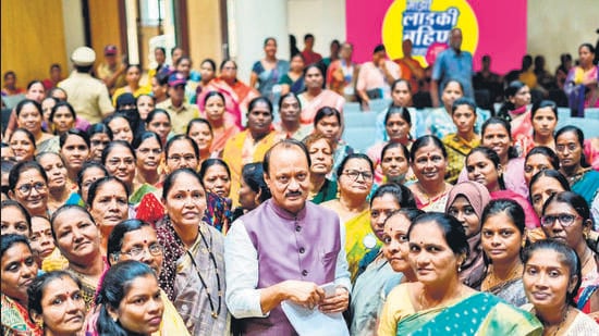 Women power: Pawar wore an onion-pink jacket at NCP’s Jan-Sanman rally in Baramati, on July 14. (ht photo) Women power: Pawar wore an onion-pink jacket at NCP’s Jan-Sanman rally in Baramati, on July 14. (ht photo)