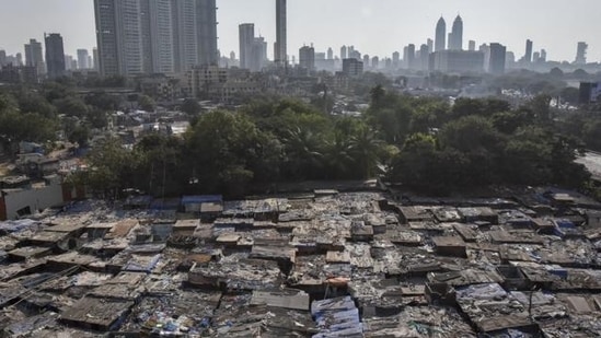 A staggering 64,917 slum dwellers are yet to be paid transit rents. (Kunal Patil/HT Photo)