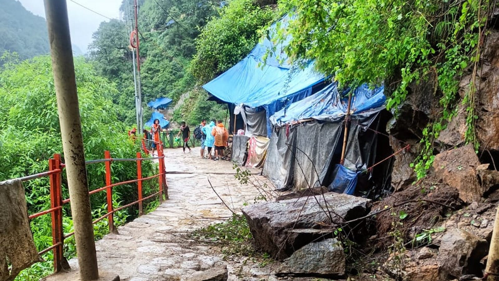 Uttarakhand: 3 killed, 8 injured in landslide on Kedarnath Yatra route