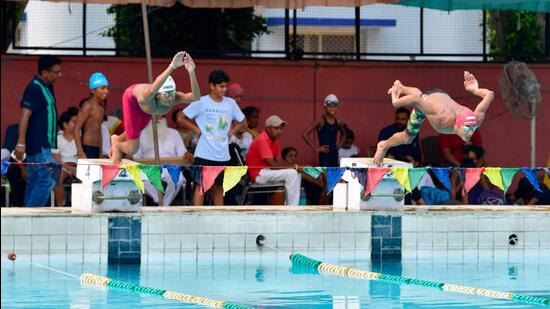 Swimmers in action during the concluding day of the 35th sub junior and 47th junior Punjab swimming championships. (Manish/HT)