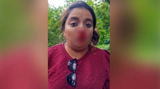 Pune woman assaulted in road rage incident (Screengrab from video)