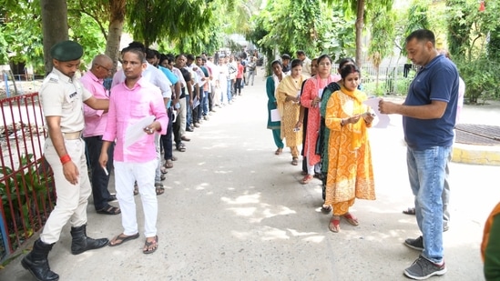 On the third day of the examination, TRE 3,0 candidates wrote the exam in a single shift from from 12 pm to 2:30 pm(Santosh Kumar/HT Photo)