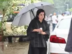 Filmmaker-choreographer Farah Khan was seen at Tishaa Kumar's funeral in Mumbai on Monday. T-series' Krishan Kumar's daughter Tishaa died last week reportedly after a battle with cancer. (All pics: Yogen Shah and Varinder Chawla)