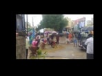 Snapshot of the people protesting against the potholes. (Instagram/@Jist) Snapshot of the people protesting against the potholes. (Instagram/@Jist)
