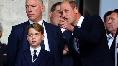 Soccer Football - Euro 2024 - Final - Spain v England - Berlin Olympiastadion, Berlin, Germany - July 14, 2024 Britain's Prince William, Prince of Wales and Prince George are seen inside the stadium before the match. (REUTERS / Lisi Niesner)