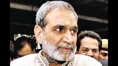 The Delhi High Court on Monday sought former Congress MP Sajjan Kumar’s stand on pleas challenging his acquittal in a case related to the killing of a person during the 1984 anti-Sikh riots. (HT File)
