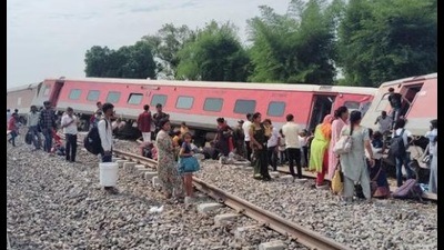 The accident site near Gonda (HT File Photo) The accident site near Gonda (HT File Photo)