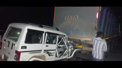 Two persons were killed and one injured after their Bolero vehicle rammed into a parked truck on the Jammu-Katra highway in Jind. (HT Photo)