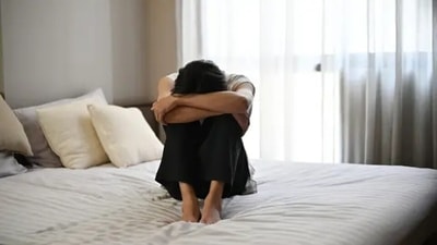Emotionally dysregulated people often end up overreacting or underreacting in situations. This happens because their nervous system is constantly in fight or freeze mode. “Emotional dysregulation can manifest in various behaviors that disrupt an individual's daily life and relationships,” wrote Therapist Linda Meredith as she shared five ways by which emotionally dysregulated people usually behave. (Unsplash) Emotionally dysregulated people often end up overreacting or underreacting in situations. This happens because their nervous system is constantly in fight or freeze mode. “Emotional dysregulation can manifest in various behaviors that disrupt an individual's daily life and relationships,” wrote Therapist Linda Meredith as she shared five ways by which emotionally dysregulated people usually behave. (Unsplash)