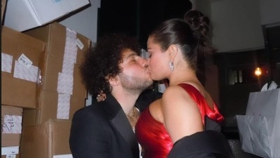 Selena Gomez shared a BTS picture captioned “I won” after the Golden Globes night at Beverly Hilton wherein the couple shared a passionate kiss.&nbsp; 
