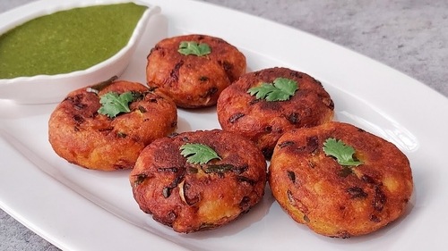 Kacche Kele Ki Tikki Kacche Kele Ki Tikki