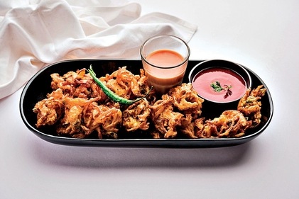 Kanda bhaji (shutterstock)