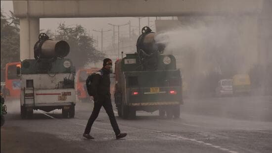 An anti-smog gun sprays water into the atmosphere to reduce dust pollution at Anand Vihar in New Delhi in January 2024. (Sakib Ali/HT Photo) An anti-smog gun sprays water into the atmosphere to reduce dust pollution at Anand Vihar in New Delhi in January 2024. (Sakib Ali/HT Photo)