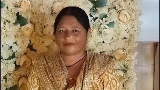 The deceased, identified as Saveeta (who used a single name) worked as a sanitation worker with the MCD and lived in northwest Delhi’s Sultanpuri. (HT Photo)