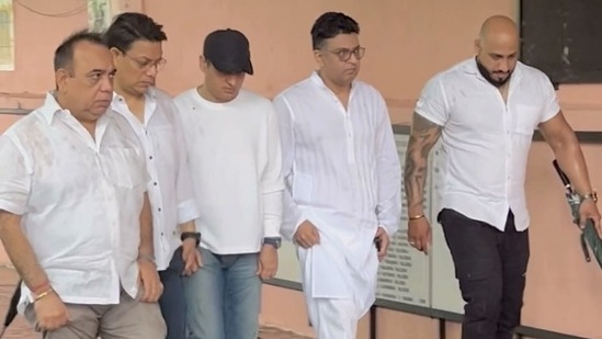 Tishaa Kumar, daughter of actor-producer Krishna Kumar, was the cousin of Bhushan Kumar. The film producer was spotted at her funeral on Monday.